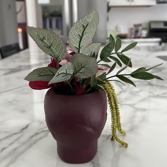 Target Bullseye 2023 - NWT - Faux Fall Bouquet in Skull Vase - Picture 3 of 8